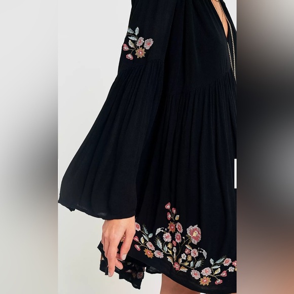 Free people Ti Amo black Floral embroidered mini Dress Size S - Picture 3 of 10